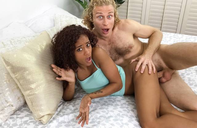 Не сдержалась и променяла лесбо-страпон на елдак бывшего Не сдержалась и променяла лесбо-страпон на елдак бывшего